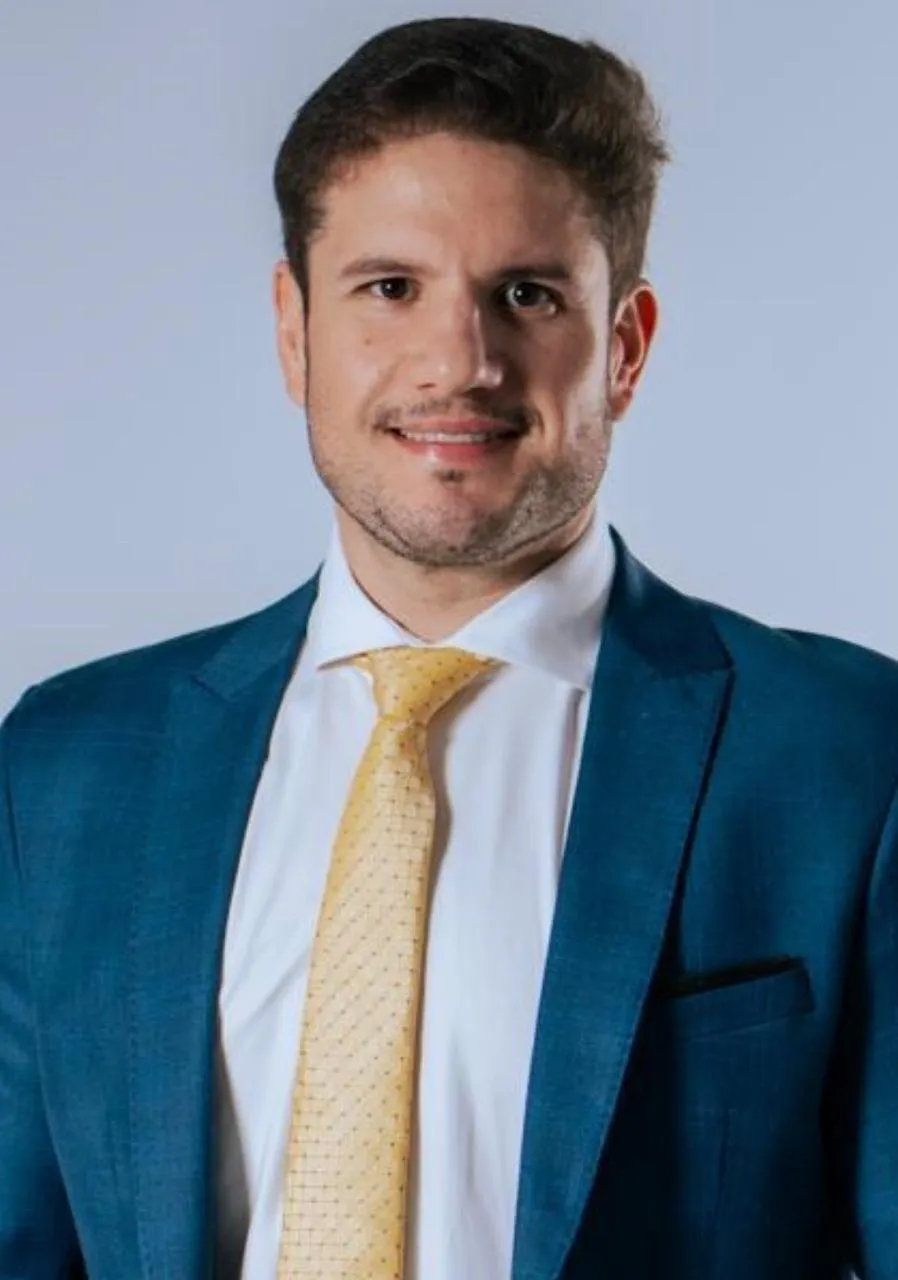 Dr. Alexandre Falquete, Urologista