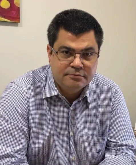 Dr. André Motta, Neurocirurgia